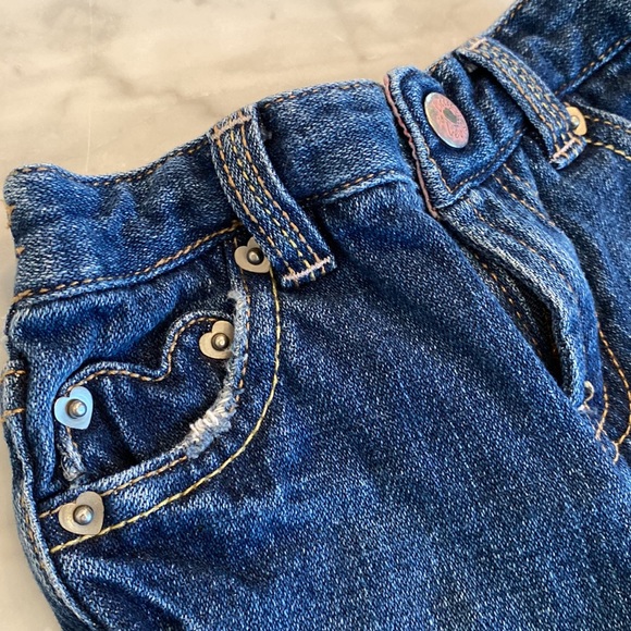 Levi’s Baby Girl Jeans 💕 12m - Picture 3 of 7